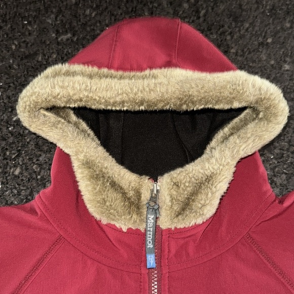 Marmot Burgundy Soft Shell Faux Fur Trimmed Hooded Coat - Picture 5 of 10